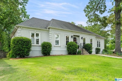 /international/us/108-emerald-lake-drive-pelham-al-110107735166/