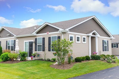 /international/us/1638-southern-circle-pingree-grove-il-110098688179/