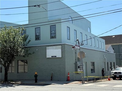 /international/us/536-smith-street-providence-ri-110108495171/