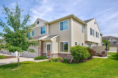 /international/us/8462-cody-drive-west-des-moines-ia-110108497472/