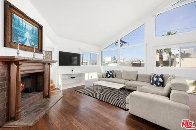 /international/us/18-union-jack-st-marina-del-rey-ca-110106502932/