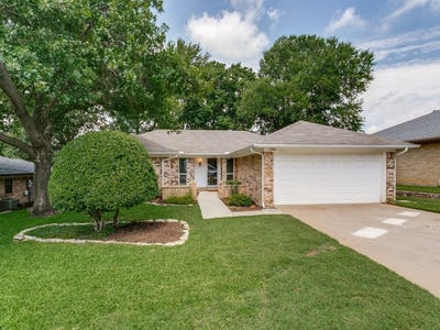 /international/us/1605-bedford-oaks-drive-bedford-tx-110108584040/