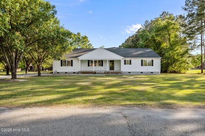 /international/us/113-stuart-avenue-lake-waccamaw-nc-110107474987/