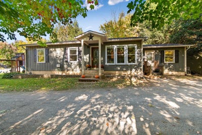 /international/us/26-beaver-brook-road-milton-vt-110120510089/