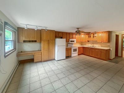 /international/us/85-debbie-drive-south-windsor-ct-110107230544/