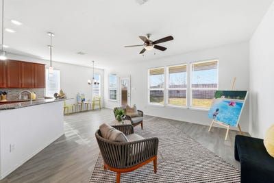 /international/us/112-w-point-way-elgin-tx-110104612085/