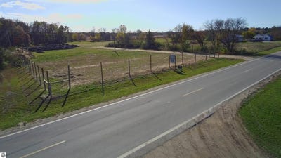 /international/us/8386-e-sidney-road-crystal-mi-110100185087/
