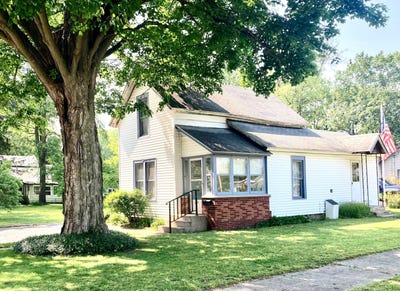 /international/us/225-sheldon-street-dowagiac-mi-110100147393/