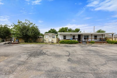 /international/us/1401-ne-barnard-street-glen-rose-tx-110108365138/