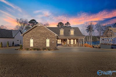 /international/us/565-goose-pond-island-drive-scottsboro-al-110096954254/