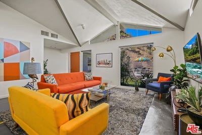 /international/us/2499-s-palm-canyon-dr-palm-springs-ca-110108304693/