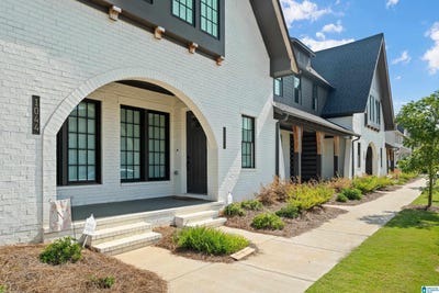 /international/us/1042-windsor-drive-hoover-al-110101370580/