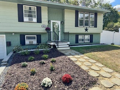 /international/us/18-edgewood-street-claremont-nh-110108538731/