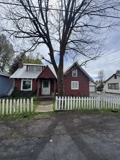 /international/us/225-lassen-street-chester-ca-110107481426/