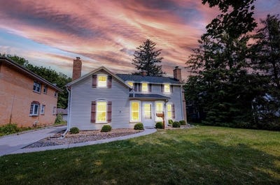 /international/us/8220-stickney-ave-wauwatosa-wi-110101425259/