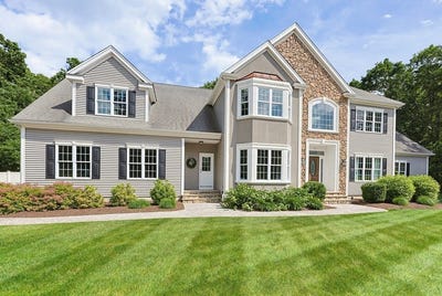 /international/us/10-weston-ave-foxboro-ma-110108947516/