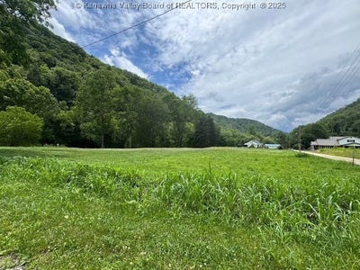 /international/us/sycamore-street-clay-wv-110100891956/