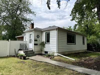 /international/us/1229-beach-ave-se-huron-sd-110108874920/