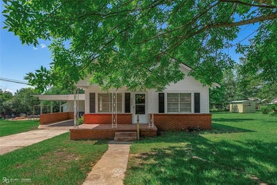 /international/us/309-e-oklahoma-avenue-vivian-la-110099265836/