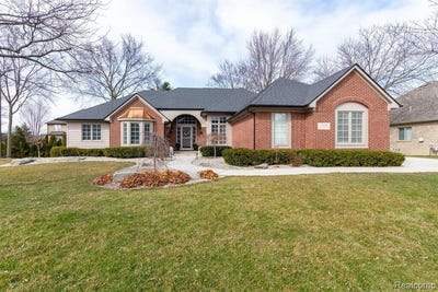 /international/us/11215-wilshire-drive-shelby-twp-mi-110119729759/