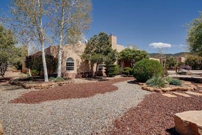 /international/us/343-sierra-vista-lane-taos-nm-110106613072/
