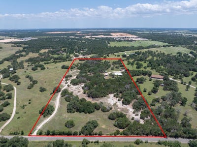 /international/us/1201-county-road-229-florence-tx-110100123232/