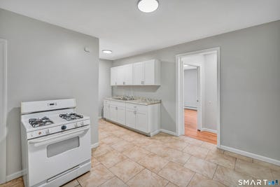 /international/us/124-central-avenue-waterbury-ct-110107283176/