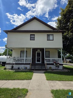 /international/us/702-4th-st-se-pipestone-mn-110105016734/