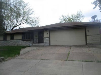 /international/us/1908-sugarloaf-trl-brooklyn-park-mn-110109188512/