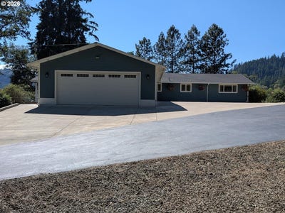 /international/us/9450-bullock-rd-oakland-or-110109841588/