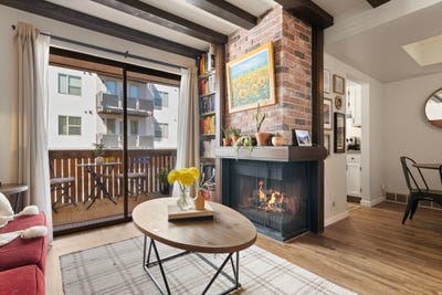 /international/us/1075-countrywoods-cir-e-cottonwood-heights-ut-110106533360/