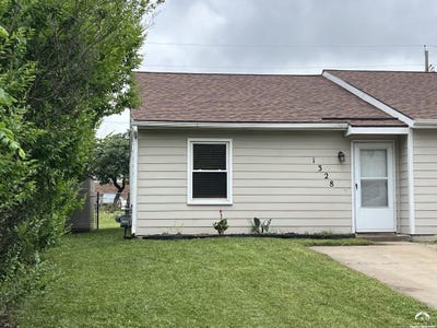 /international/us/1328-e-25th-terrace-lawrence-ks-110108640230/