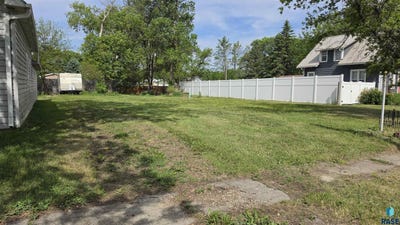 /international/us/221-s-main-st-colman-sd-110108469777/