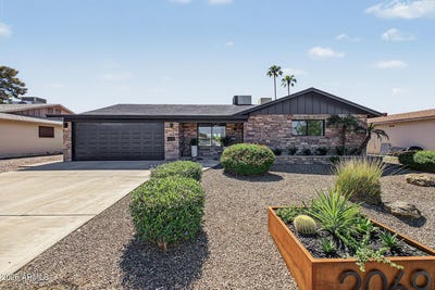 /international/us/2069-e-carson-drive-tempe-az-110120083572/