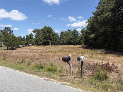 /international/us/208-pine-drive-greenwood-sc-110108411423/