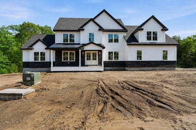 /international/us/42-canterbury-road-pelham-nh-110108552448/