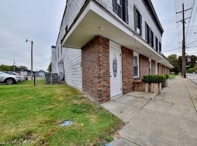 /international/us/4196-main-street-perry-oh-110102023299/
