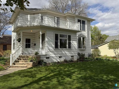 /international/us/504-n-estey-st-luverne-mn-110107872742/