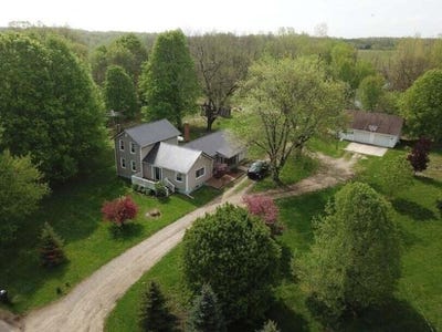 /international/us/3151-e-bacon-road-hillsdale-mi-110107398527/