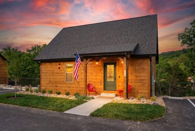 /international/us/355-mark-twain-drive-hollister-mo-110109915803/