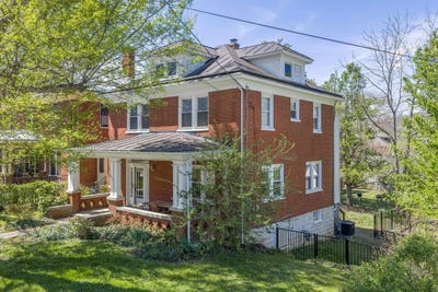 /international/us/521-s-main-st-lexington-va-110107718761/
