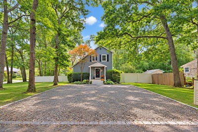 /international/us/1-hampton-street-east-quogue-ny-110110306779/