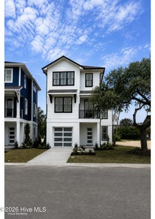 /international/us/809-s-fifth-street-carolina-beach-nc-110109835012/
