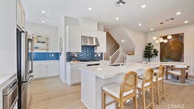 /international/us/1988-lupine-terrace-montebello-ca-110109042582/