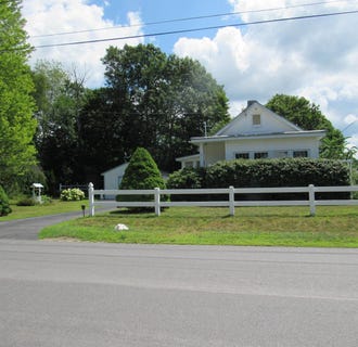 /international/us/11-dartmouth-street-claremont-nh-110101366549/?lang=en