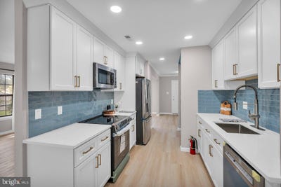 /international/us/20-oleander-court-mount-laurel-nj-110109423183/
