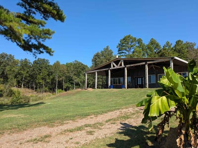 /international/us/9445-county-road-5440-ozone-ar-110110186328/