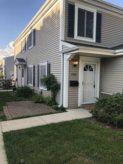 /international/us/1556-quaker-lane-prospect-heights-il-110107722010/