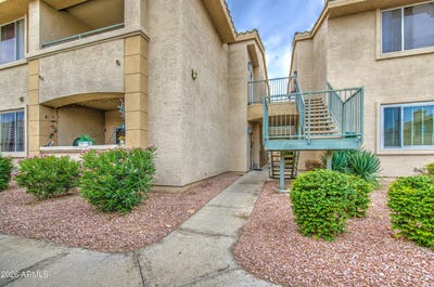 /international/us/16013-s-desert-foothills-parkway-phoenix-az-110104586754/