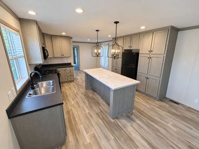 /international/us/739-virginia-belleville-mi-110120457960/